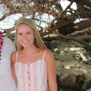 Meet your Posher, Danielle